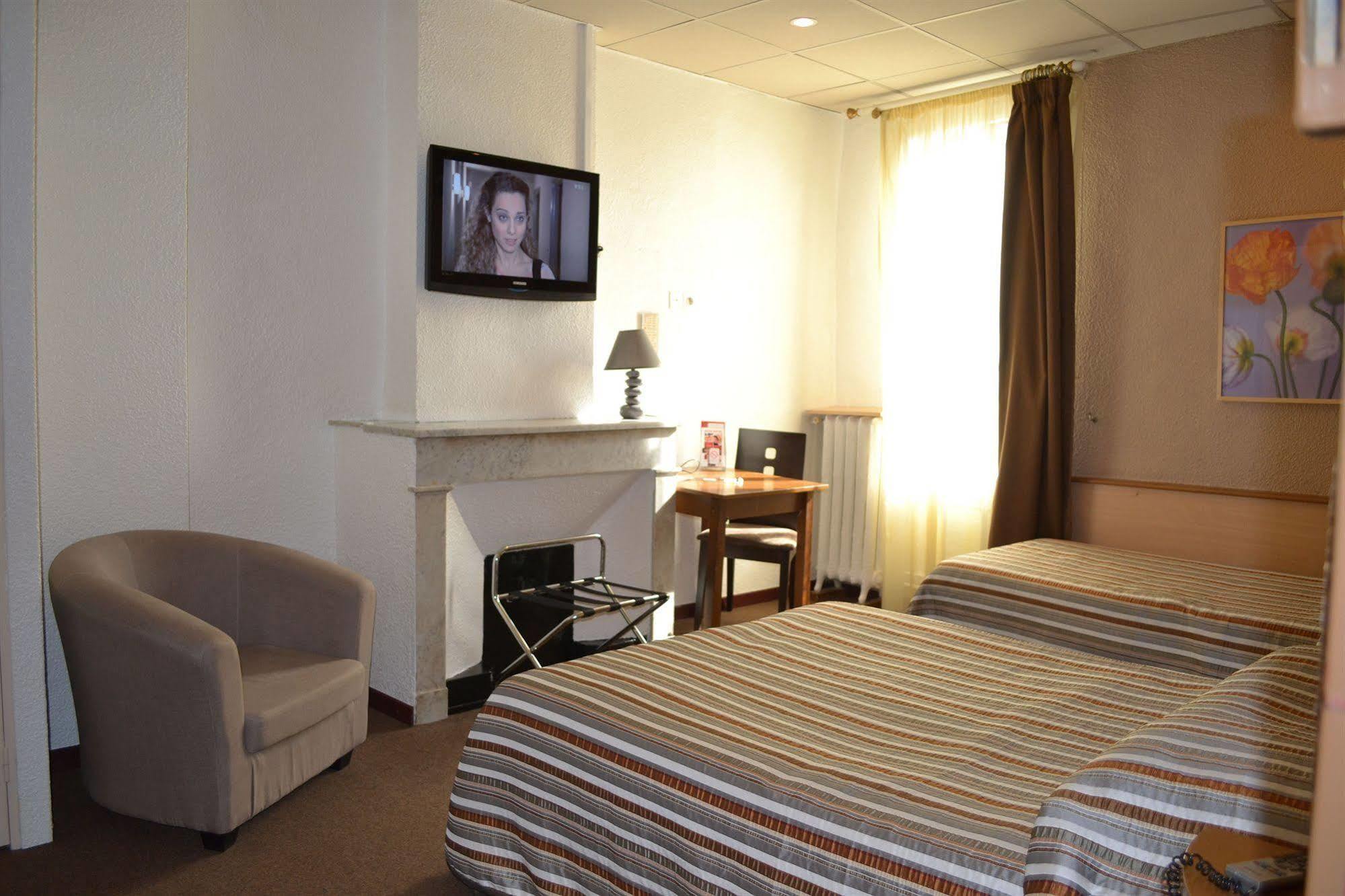 Hotel D'Angleterre, 普罗旺斯地区萨隆 外观 照片